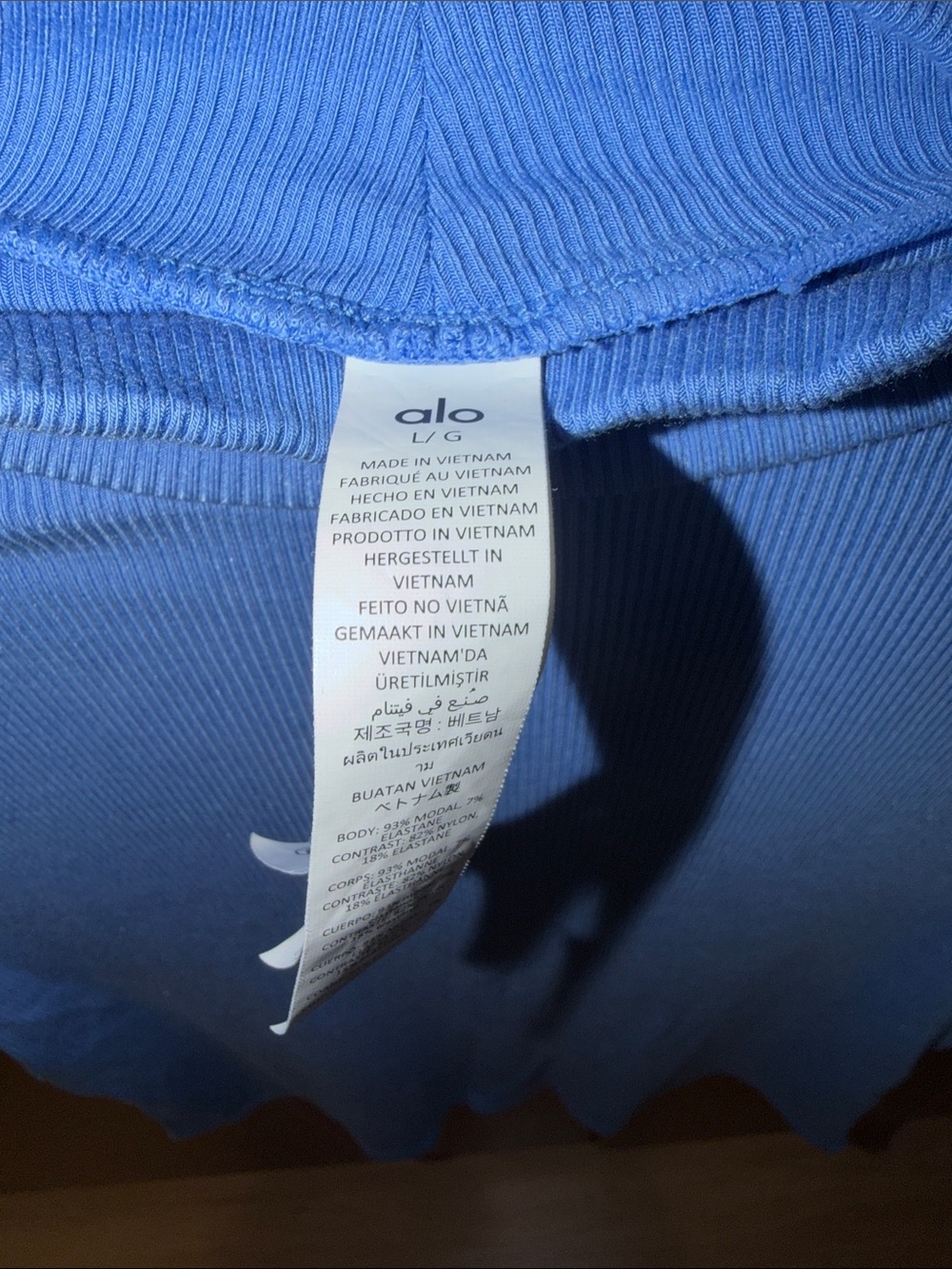 ALO Yoga Ribbed Mesh Secret Short Sleeve - Crystal Clear Blue - Picture 2 of 3